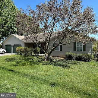 1840 Edgar Ave, Chambersburg, PA 17201