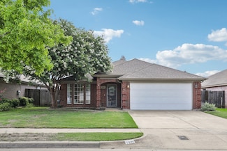 6932 Lomo Alto Dr, Fort Worth, TX 76132