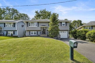 23 Hialeah Dr, Troy, NY 12182