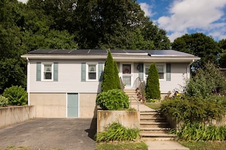 49 Bradley Ct, Fall River, MA 02720