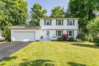 38 Timberwood Dr, Hilton, NY 14468
