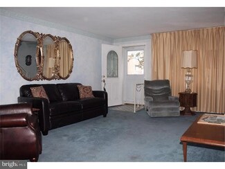 17 Stratford Rd, Glenolden, PA 19036