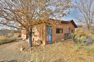 264 New Mexico 150, El Prado, NM 87529