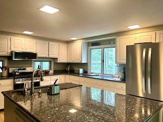 24 Bright Slope Way, Grantham, NH 03753