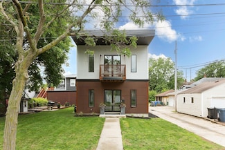 52 18th Ave NE, Minneapolis, MN 55418