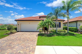 1555 Santiago Cir, Naples, FL 34113