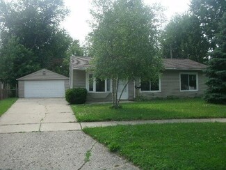 1640 Phyllis St, Ypsilanti, MI 48198