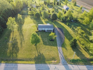 8954 S 425 W, Silver Lake, IN 46982