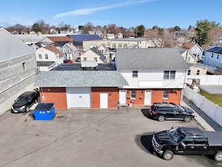 33 Ellsworth St, Lowell, MA 01852