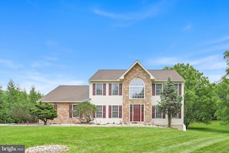 104 Indian Run Dr, Douglassville, PA 19518