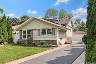 1569 Sherman Place, Des Plaines, IL 60016