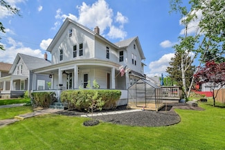 454 Weston Ave, Aurora, IL 60505