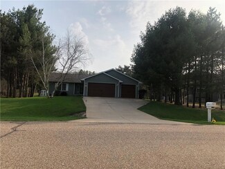6909 Julius Dr, Eau Claire, WI 54701