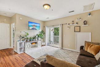 7009 Lenox Village Dr Unit 301, Nashville, TN 37211