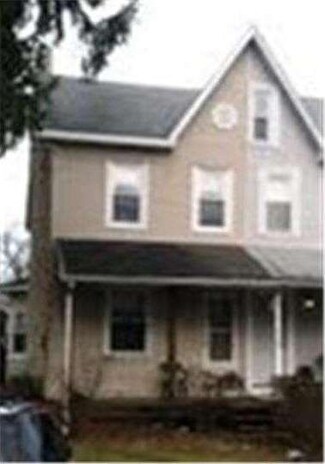 1056 Chestnut St, Douglassville, PA 19518