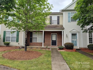8334 Gossomer Bay Dr, Charlotte, NC 28270