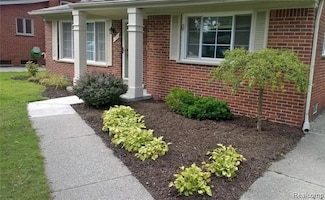 206 W Lawrence Ave, Royal Oak, MI 48073