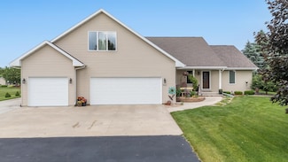 241 Donovan Cir, Rosendale, WI 54974