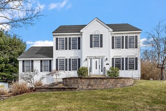 4 Bradford Cir, Hudson, NH 03051