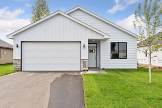 721 Margaret Ave NE, Isanti, MN 55011