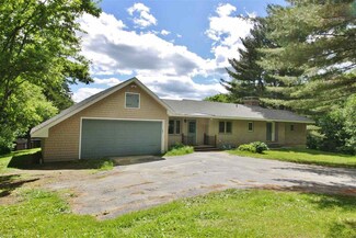 19 Meadow Ln, Springfield, VT 05156