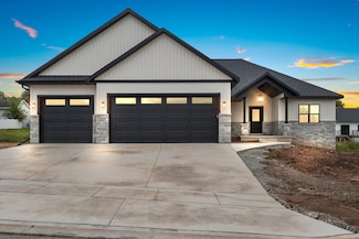 3097 S Sandstone Ct, Green Bay, WI 54313