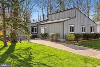 12201 Nutmeg Ln, Reston, VA 20191