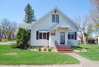 119 S James St, Fairmont, MN 56031