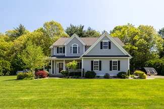 123 Cobblestone Dr, Plantsville, CT 06479