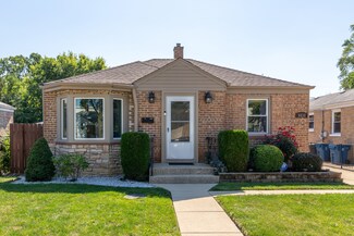9635 Reeves Ct, Franklin Park, IL 60131