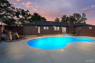 3436 Forest Dale Dr, Saint Louis, MO 63125