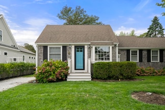 24 Cross St, Harwich Port, MA 02646