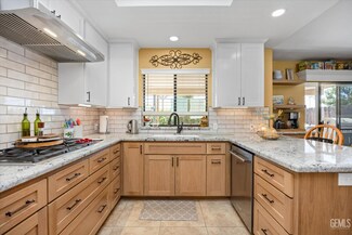 325 Oleander Ave, Shafter, CA 93263