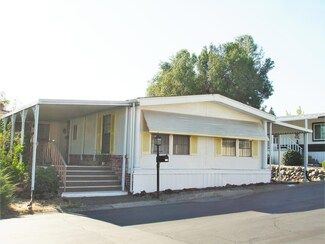 459 Red Cedar Dr, Redding, CA 96003