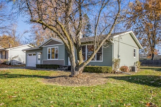 1760 Woodlawn Ave SE, Grand Rapids, MI 49506