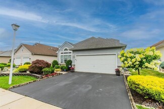 4 Merlot Ct, Monroe Township, NJ 08831