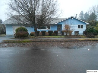 169 SW 3rd Ave, Mill City, OR 97360
