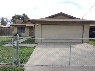 4582 E Woodward Ave, Fresno, CA 93702