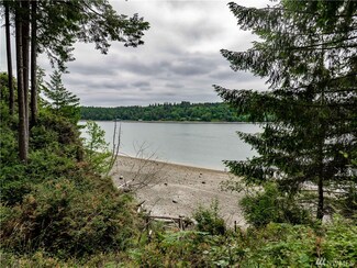 615 E Herron Blvd Kpn, Lakebay, WA 98394