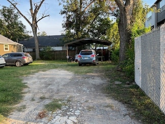1611 Sylvester Rd, Houston, TX 77009