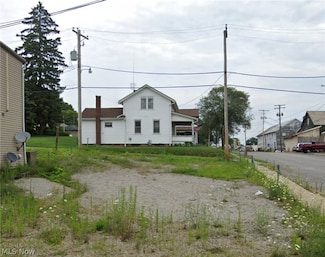 12 W Main St, Apple Creek, OH 44606