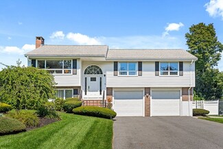 16 Cricklewood Dr, Stoneham, MA 02180
