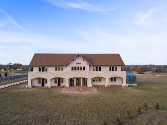 7217 NW 107th St, Johnston, IA 50131