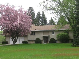 N2415 N Lakeview Ave, Endeavor, WI 53930