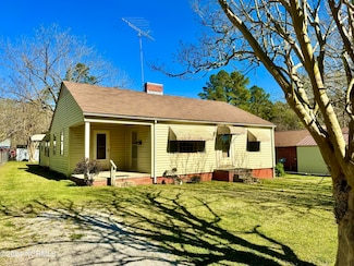 402 Halifax St, Williamston, NC 27892