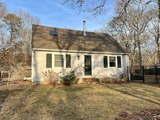 50 Lauries Ln, Marstons Mills, MA 02648