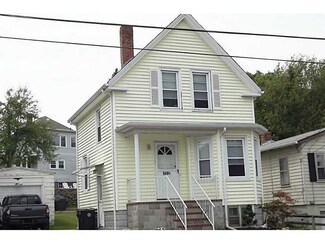 549 Dartmouth St Unit 1, South Dartmouth, MA 02748