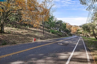 78 Circle Oaks Dr, Napa, CA 94558