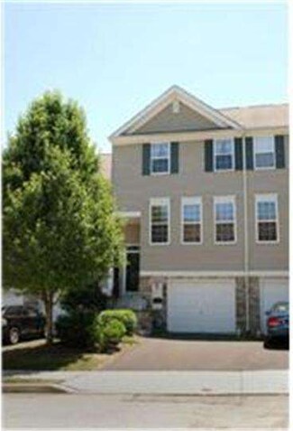 432 Fort Hill Cir, Fort Washington, PA 19034
