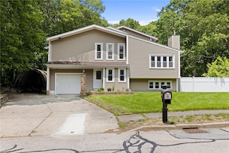 67 Highwood Dr, Coventry, RI 02816